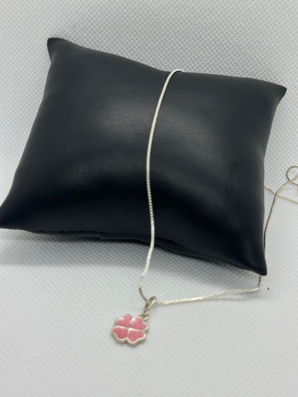 Colar trevo Rosa