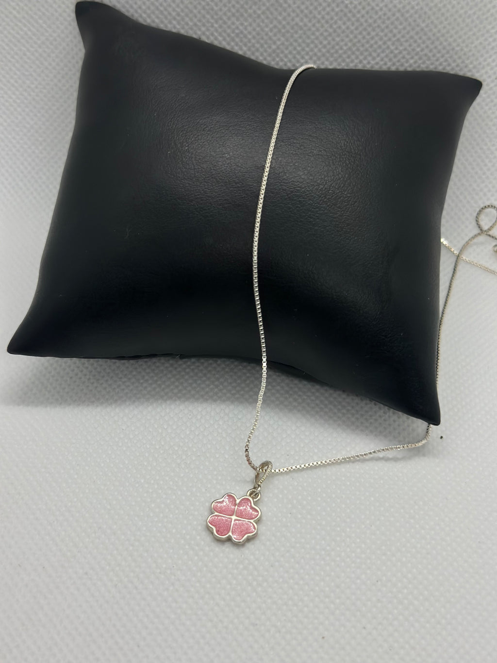 Colar trevo Rosa
