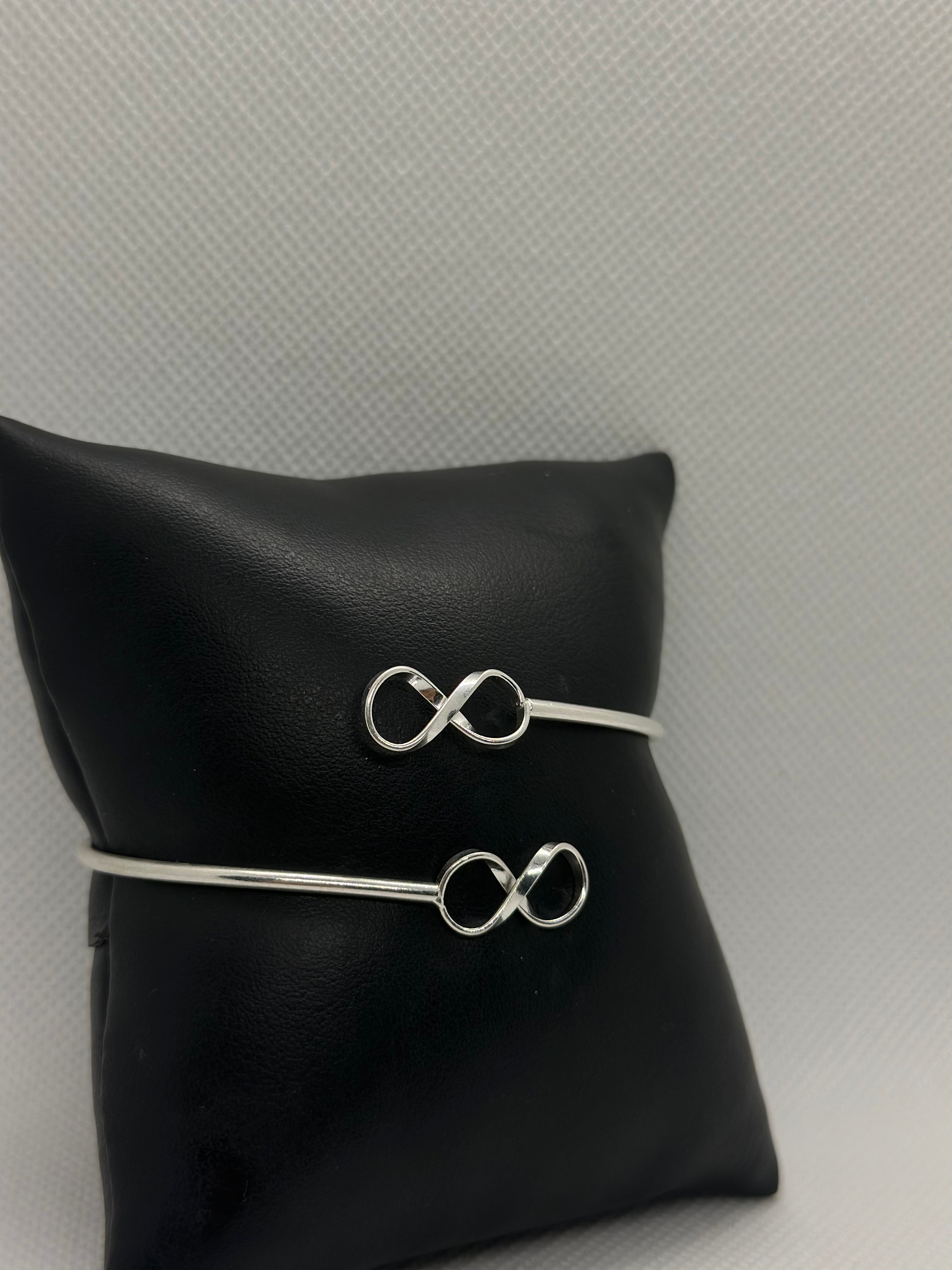 Bracelete Infinito